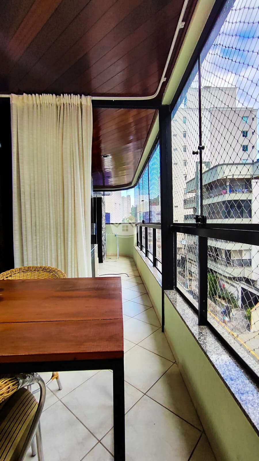  - EDIFÍCIO FRENTE MAR: Apartamento 3 Dormitórios Lateral - Centro, Itapema/SC | 115m² | INVISTA
