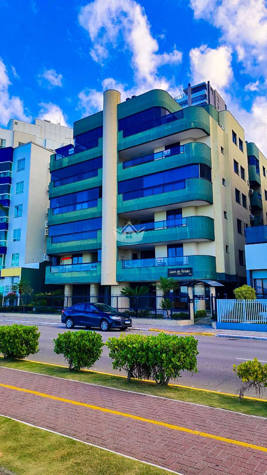 Apartamento à venda com 3 quartos - ,