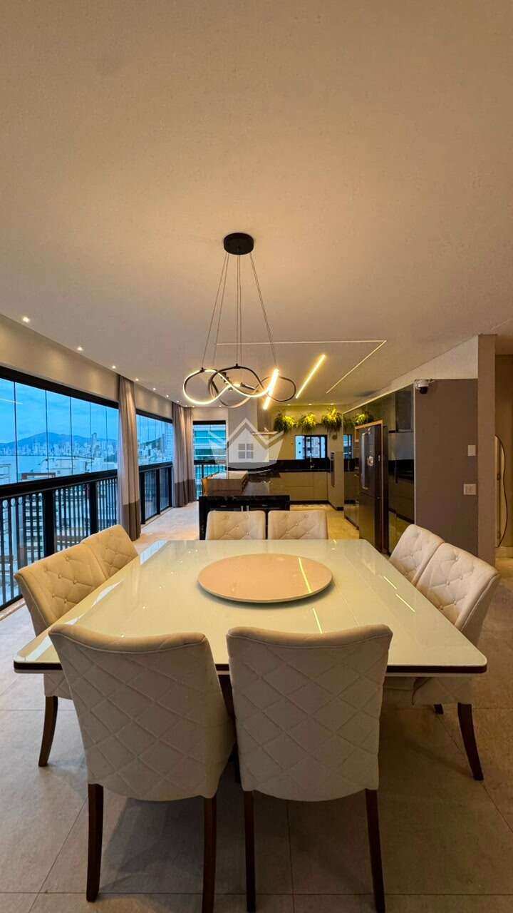 Apartamento de luxo para alugar com 4 quartos - ,